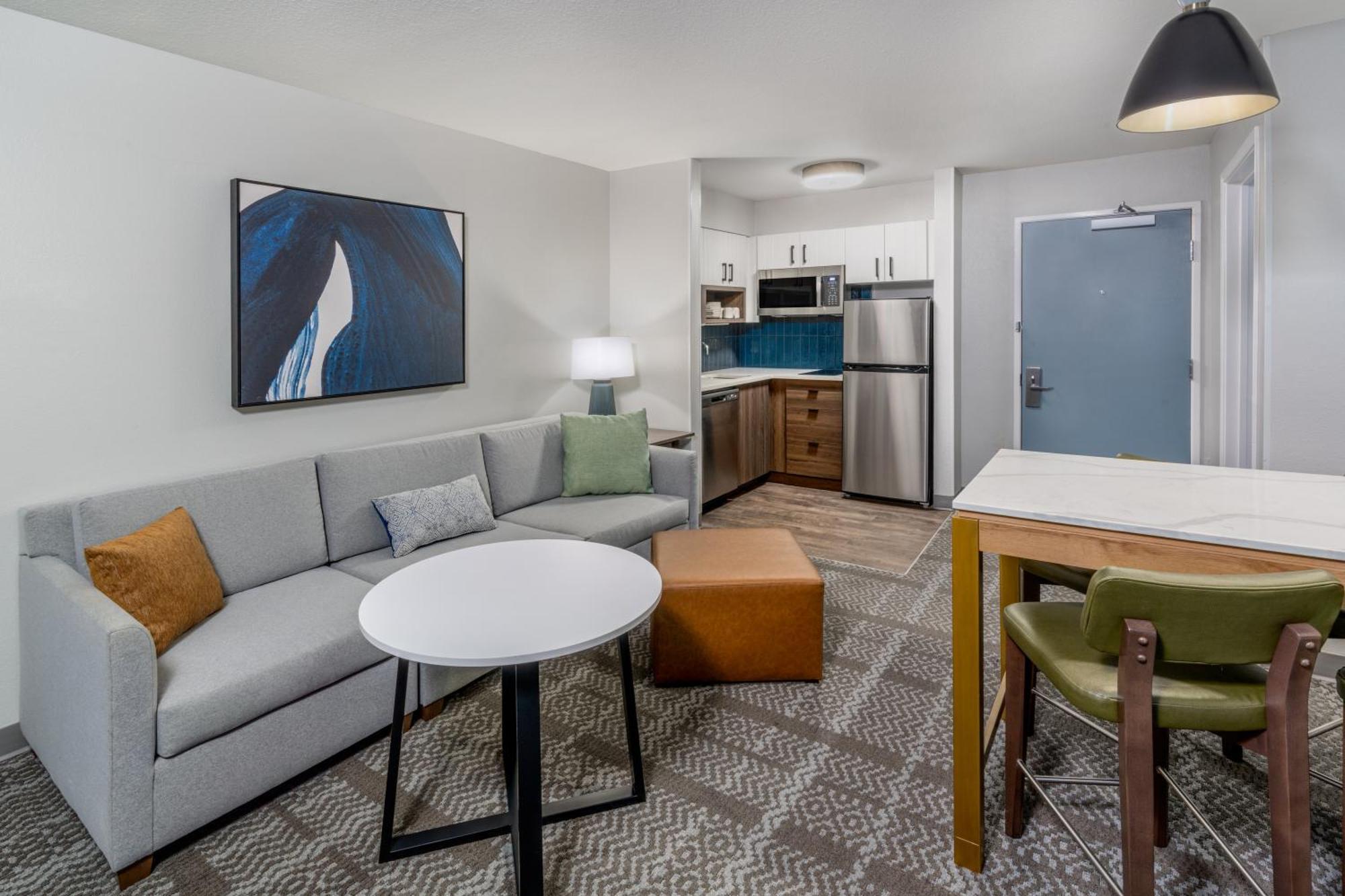 Deluxe Suite mit 2 Schlafzimmern und 3 Queensize-Betten