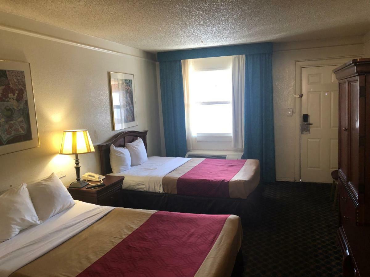 2 Double Beds Non-Smoking,911322046:JPEG